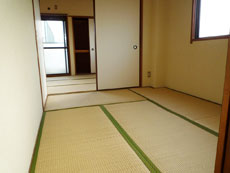 2DK�̍L����37000�~�̔j�i�ƒ������O���[�X�ݗ�