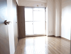 �L�`��2LDK�ŉw�����̕����I�V�e�B���W�f���X�X�e��