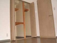 ���]�����i