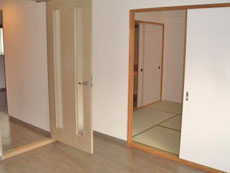 ���]�����i