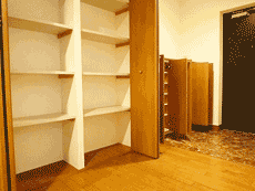 ���l�K�[�f���n�E�X