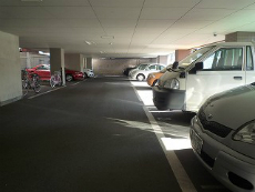 ���]�����i